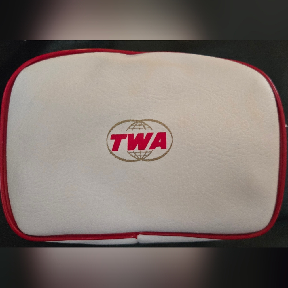 TWA Vintage Collectible First ClassTravel Kit RARE Royal Airlines - Picture 7 of 8